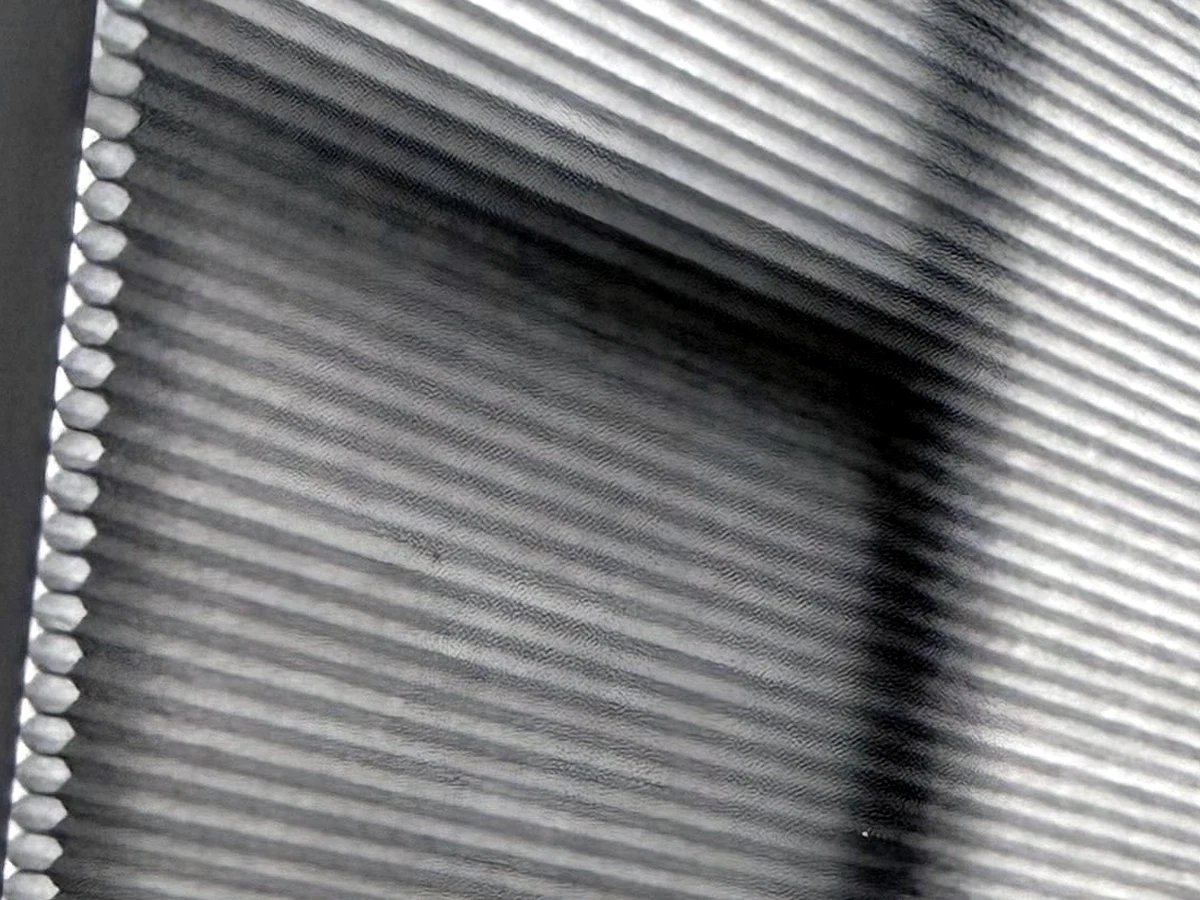 Cortina Honeycomb: detalle de la tela plisada en forma de panal